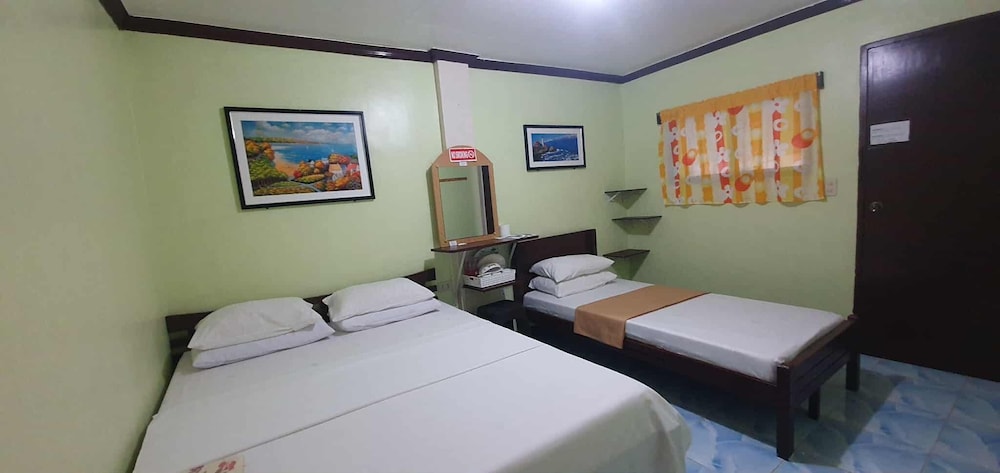 Basic Triple Room photo 2