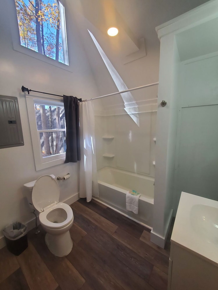 Basic Cabin photo 2