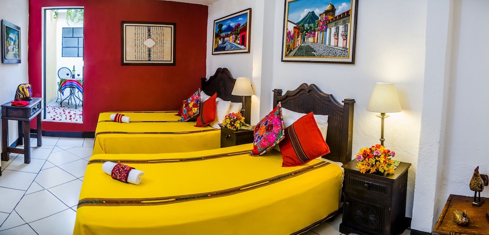 Comfort Triple Room, Private Bathroom, Courtyard Area photo 3