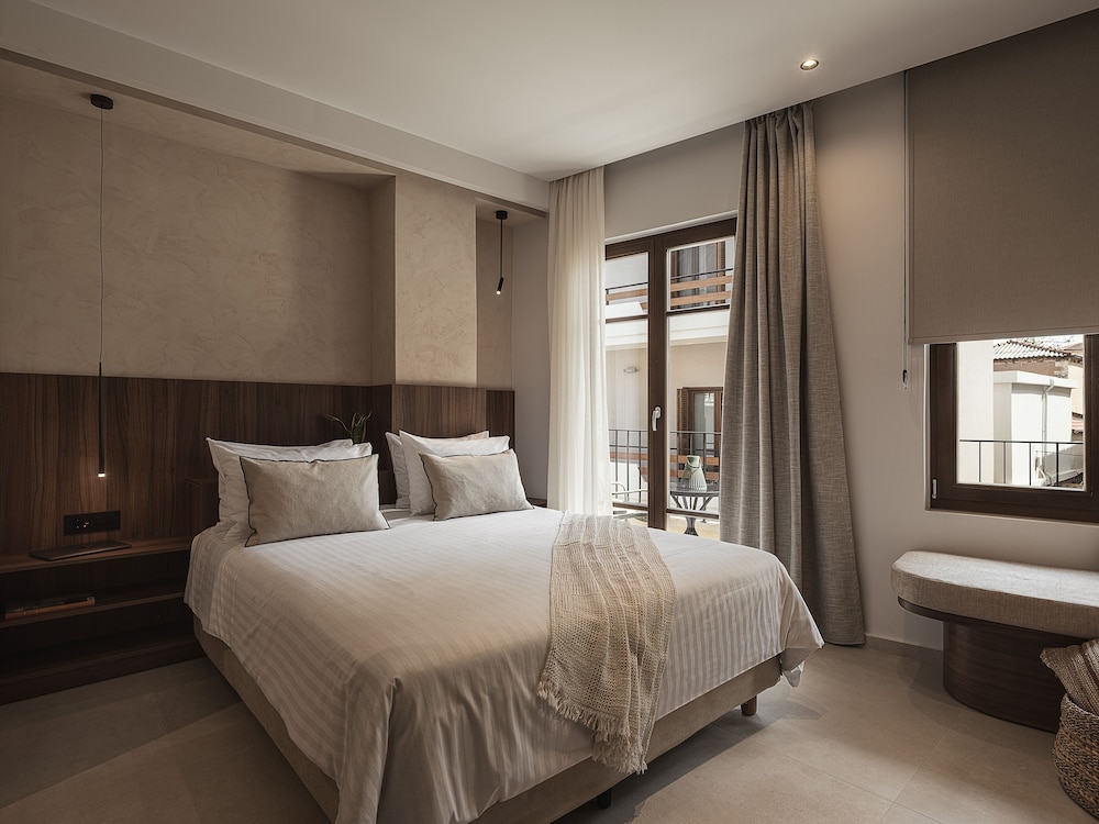 Deluxe Room, Balcony
