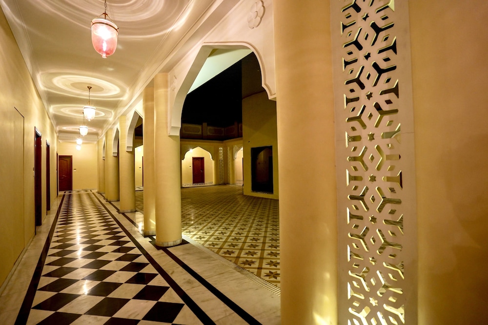 Luxury AC Room photo 2