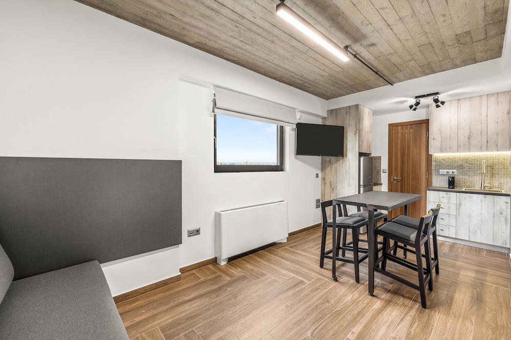 Luxury Suite photo 3