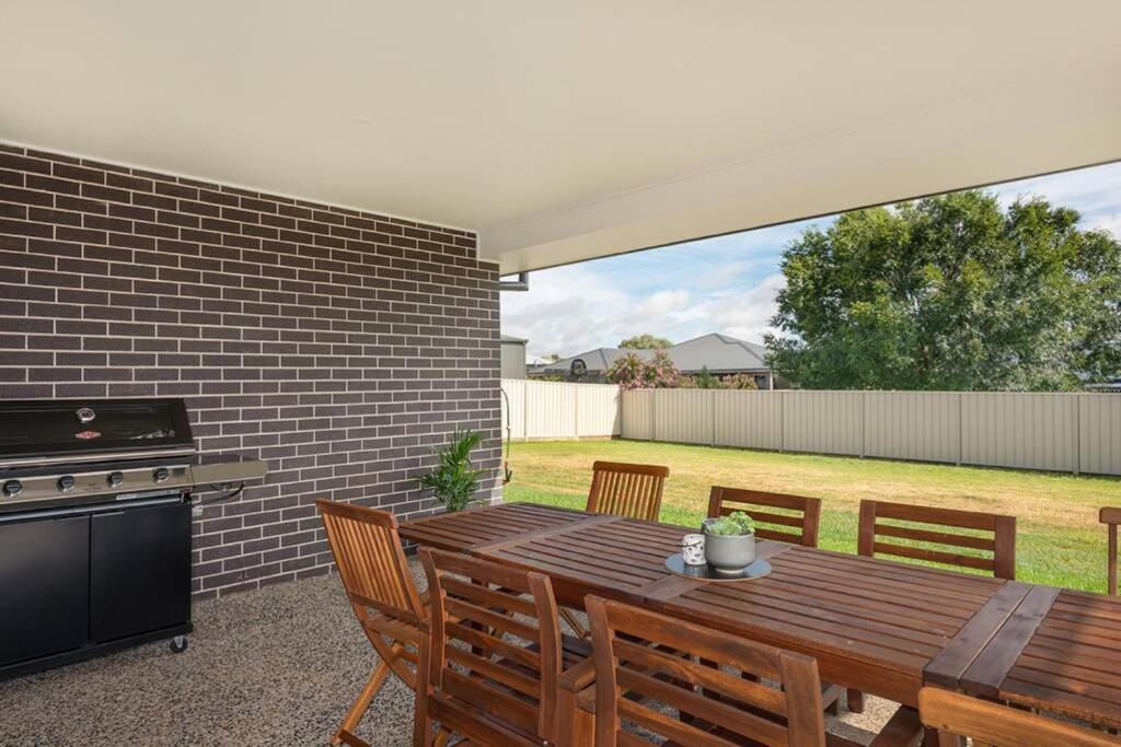 Four-Bedroom House photo 2