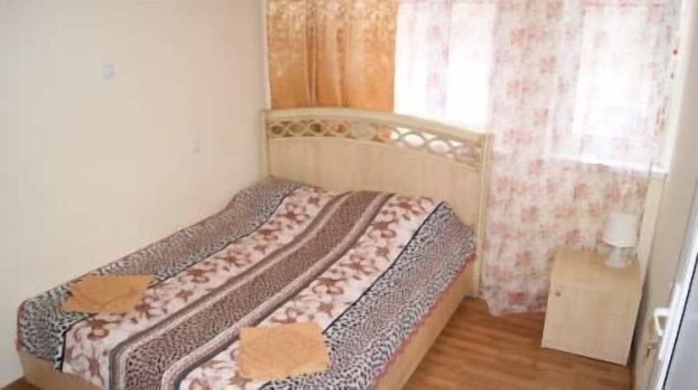 Family Room, 1 Bedroom photo 1