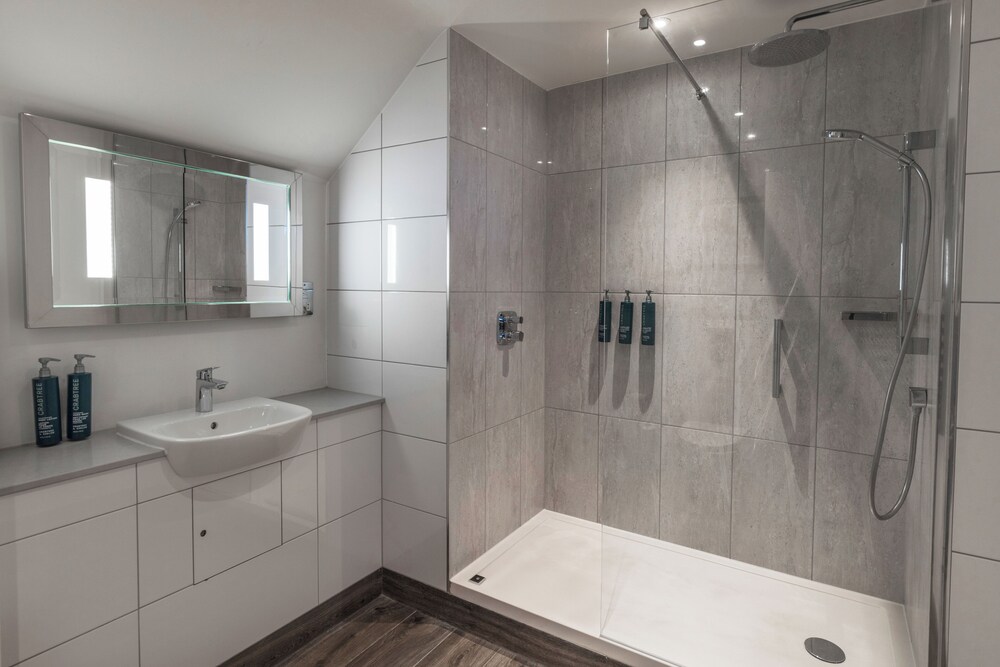 Superior Twin Room - Photo 4