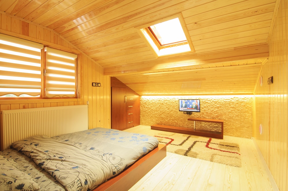 Deluxe Suite, Lake View
