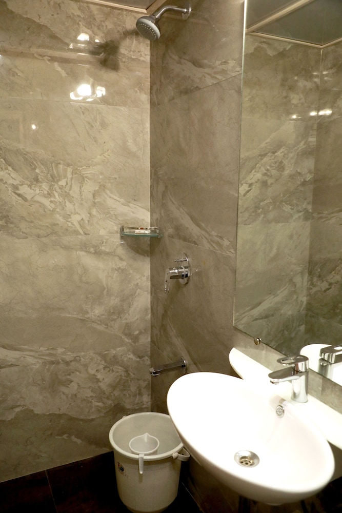 Deluxe Room - Photo 2