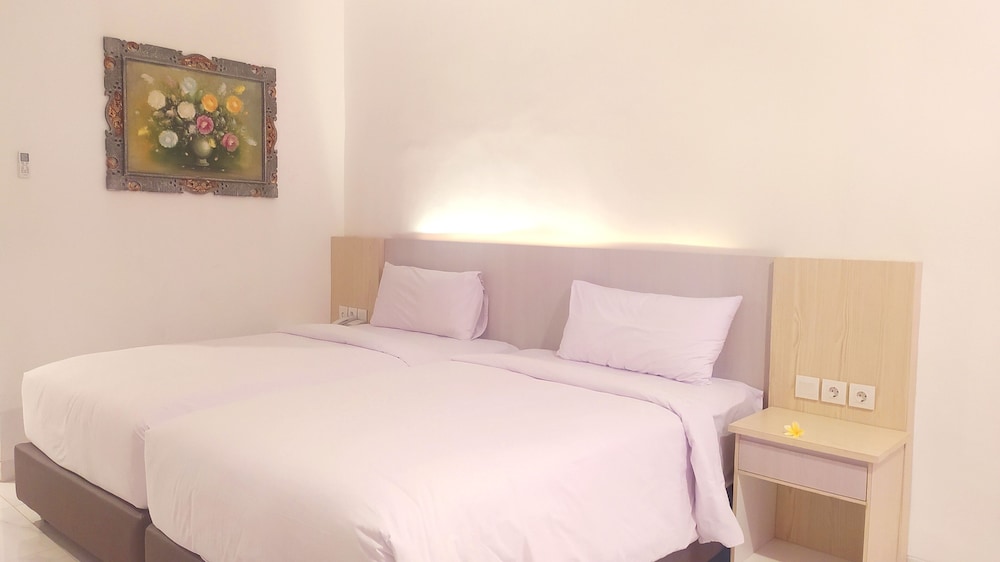 Deluxe Double or Twin Room - Photo 8