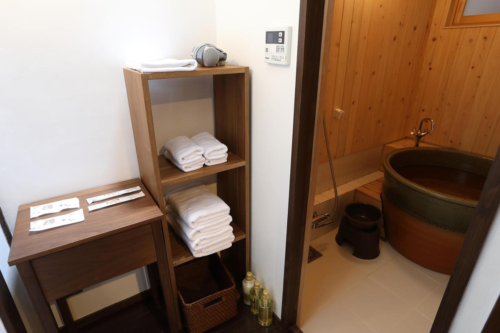 Quadruple Room - Photo 5