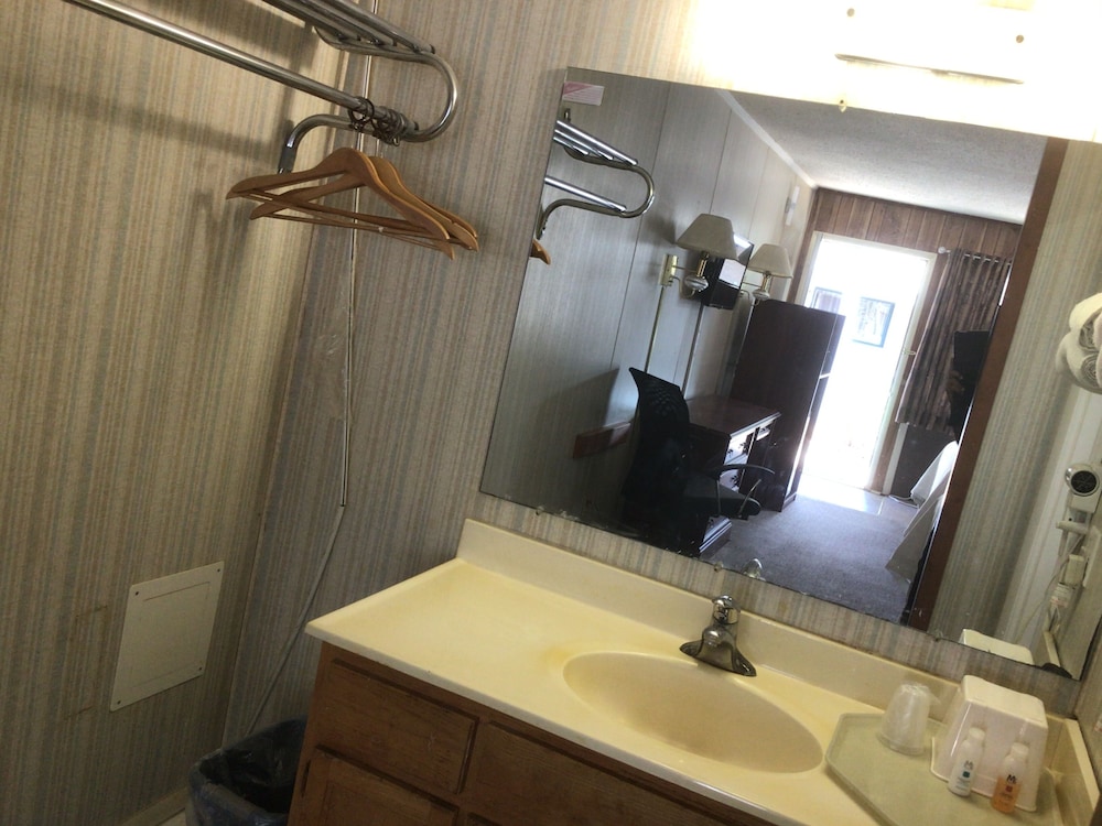 Standard Room, 2 Double Beds, Non Smoking photo 2
