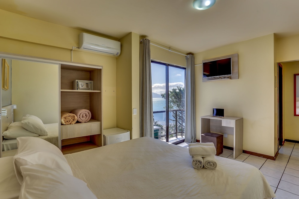 Suite Triplo de Luxo Com Vista Lateral do Mar photo 1