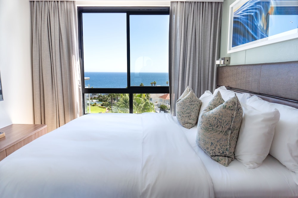 Signature Ocean Suite with Balcony - Photo 2
