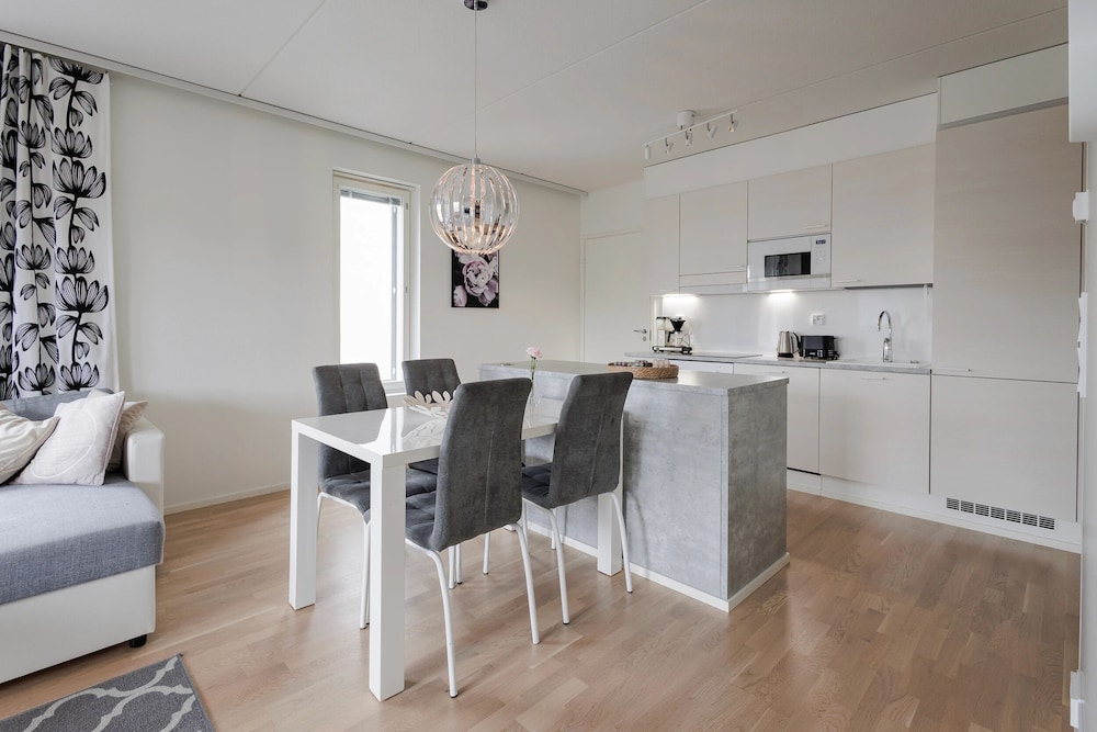 Superior Apartment, 2 Bedrooms, Lake View, Beachfront photo 3
