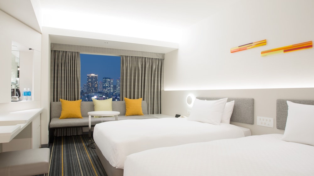 Superior Twin Room, Non Smoking thumbnail 6