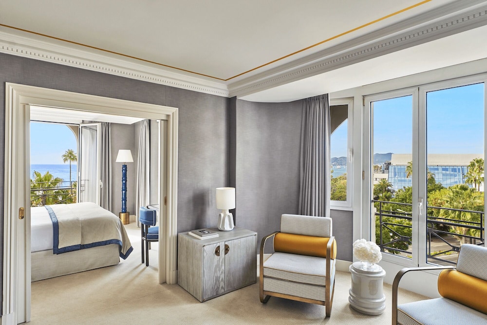 Superior Suite, Partial Sea View