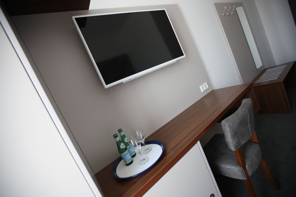 Standard Double Room - Photo 6
