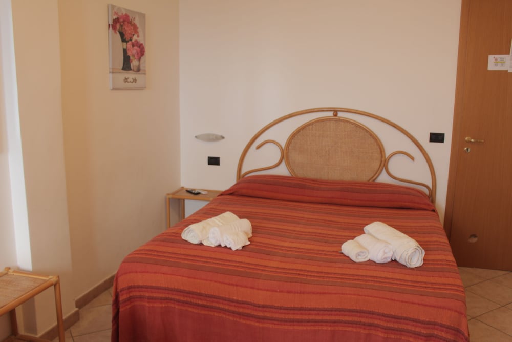Triple Room, Hill View (12) photo 3