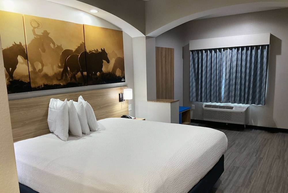 Efficiency, Standard Room, 1 King Bed - Photo 1