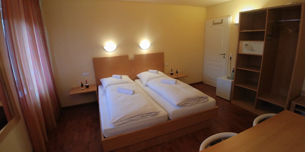 Deluxe Double Room, Bathtub (And Shower)