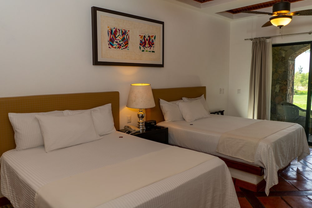 Room, 2 Queen Beds photo 3