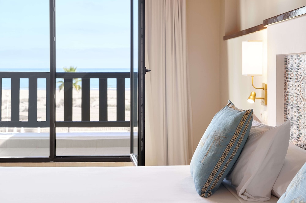Junior Suite, Beachfront - Photo 1