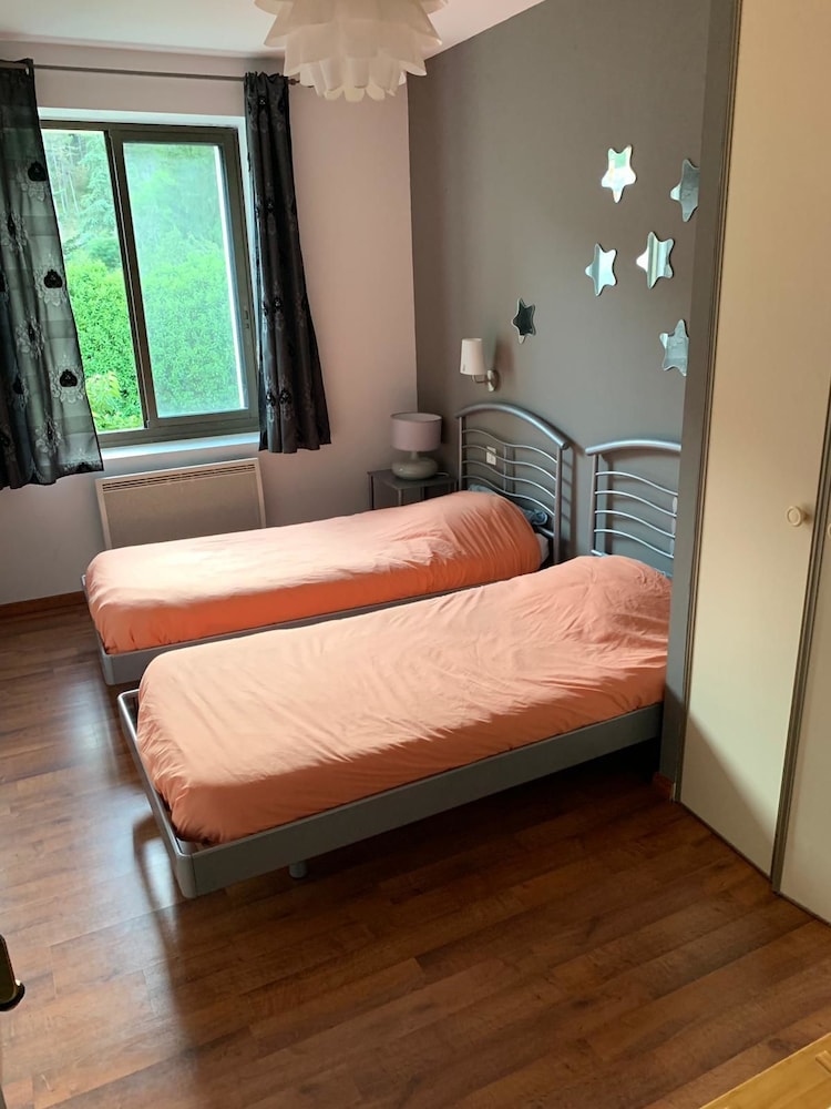 Triple Room, Shared Bathroom