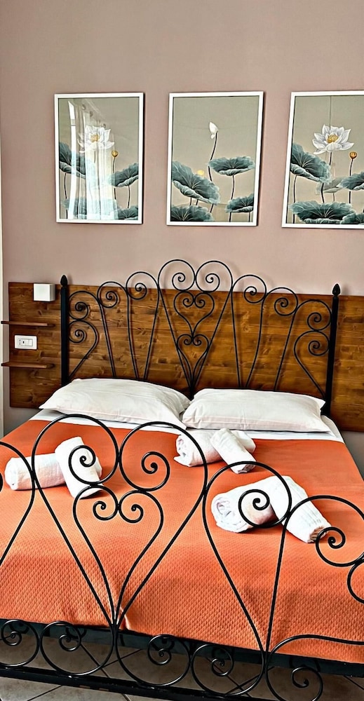 Quadruple room ensuite 3°floor no lift photo 1
