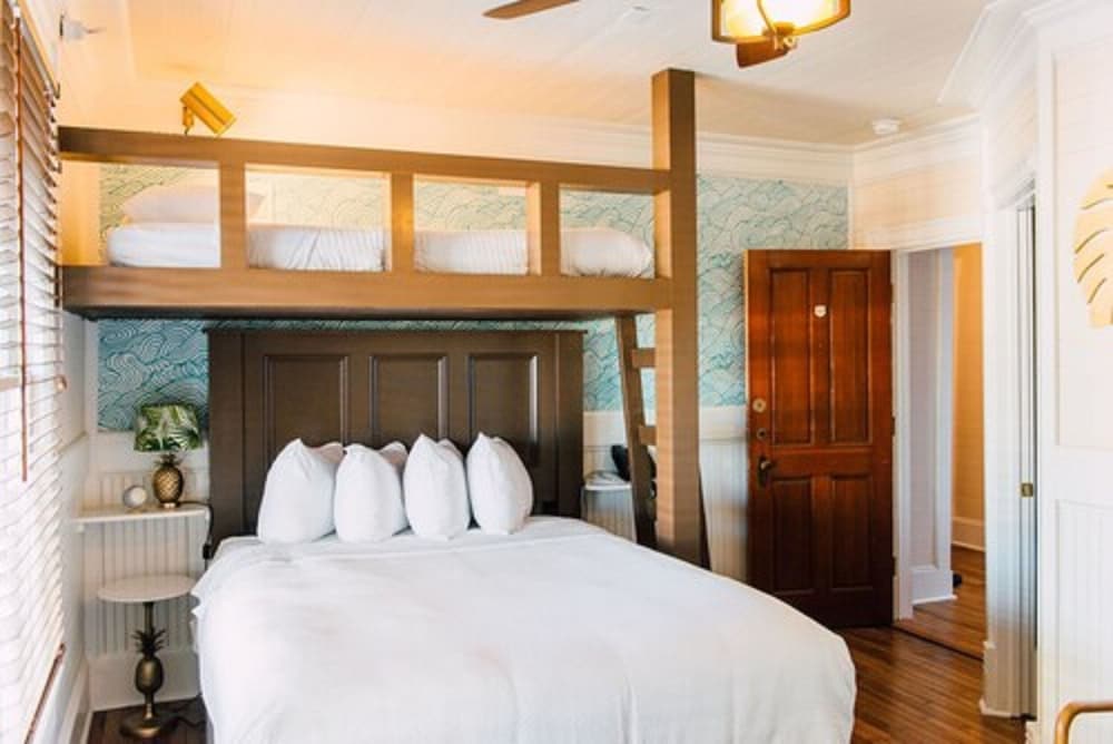 Family Room, Multiple Beds, Non Smoking photo 3