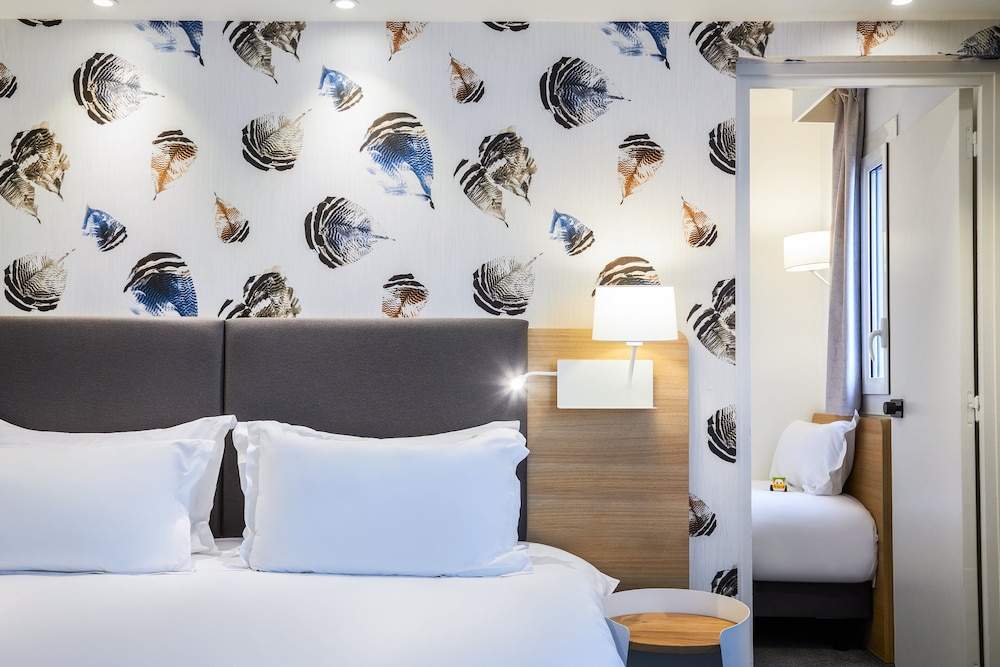 Standard Room, Multiple Beds - Photo 4