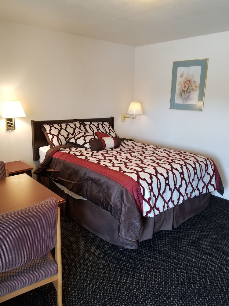 Room, 1 Queen Bed, Non Smoking - Photo 3