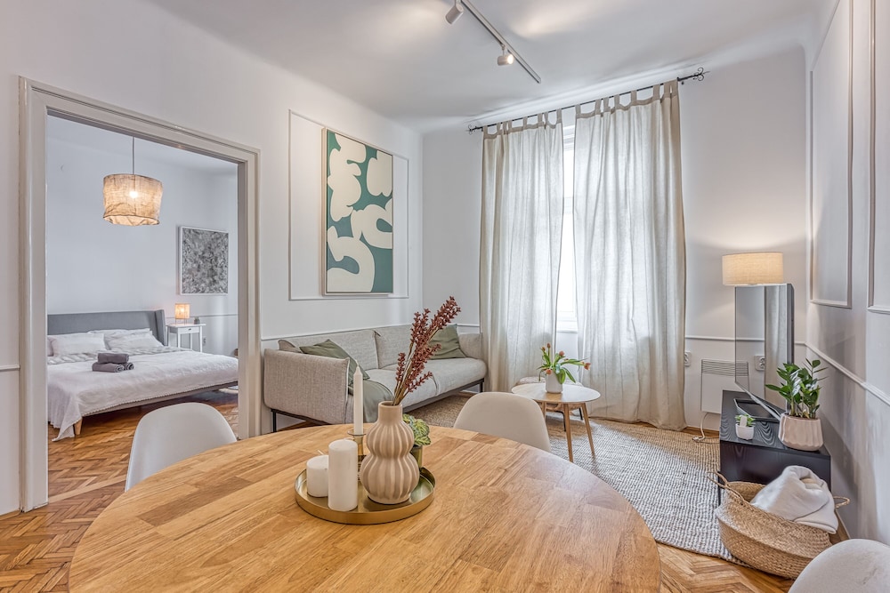 Family Apartment, Multiple Bedrooms (Spacious Apartment In Heart Of Zagreb)