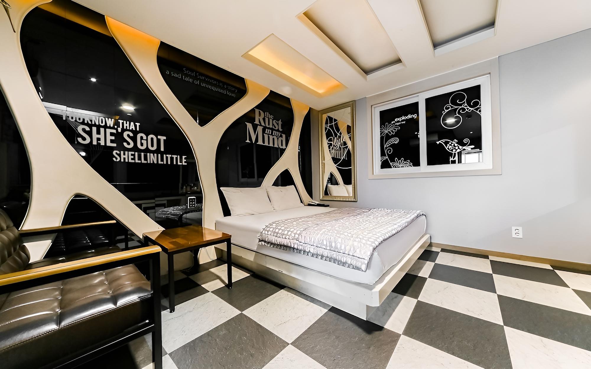 Room (Standard Room) - Photo 1