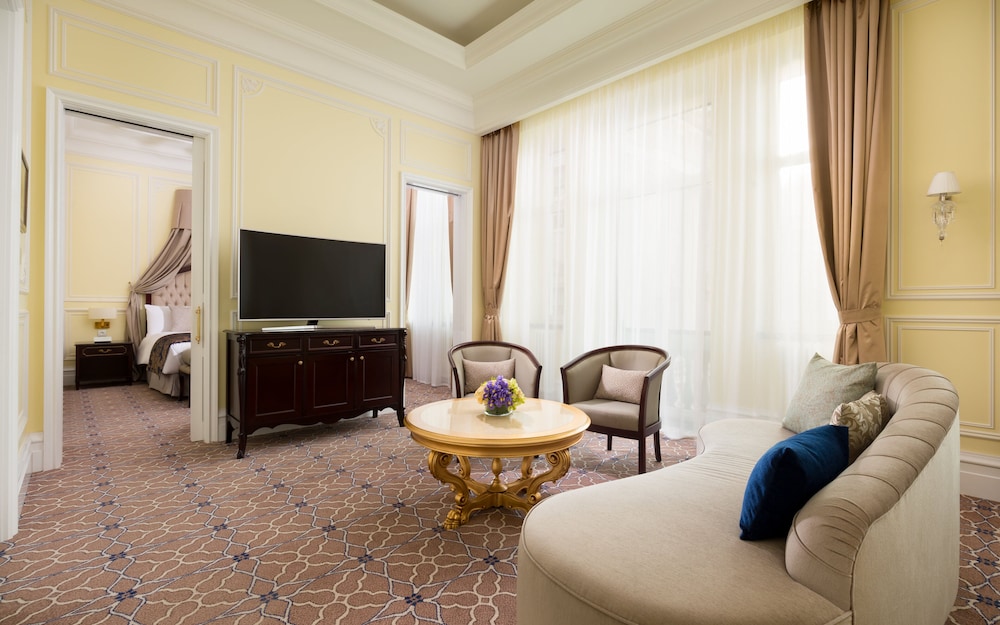 Deluxe Suite