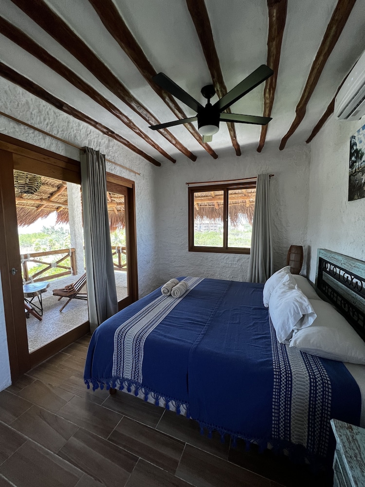 Suite, 1 King Bed, Terrace, Partial Ocean View