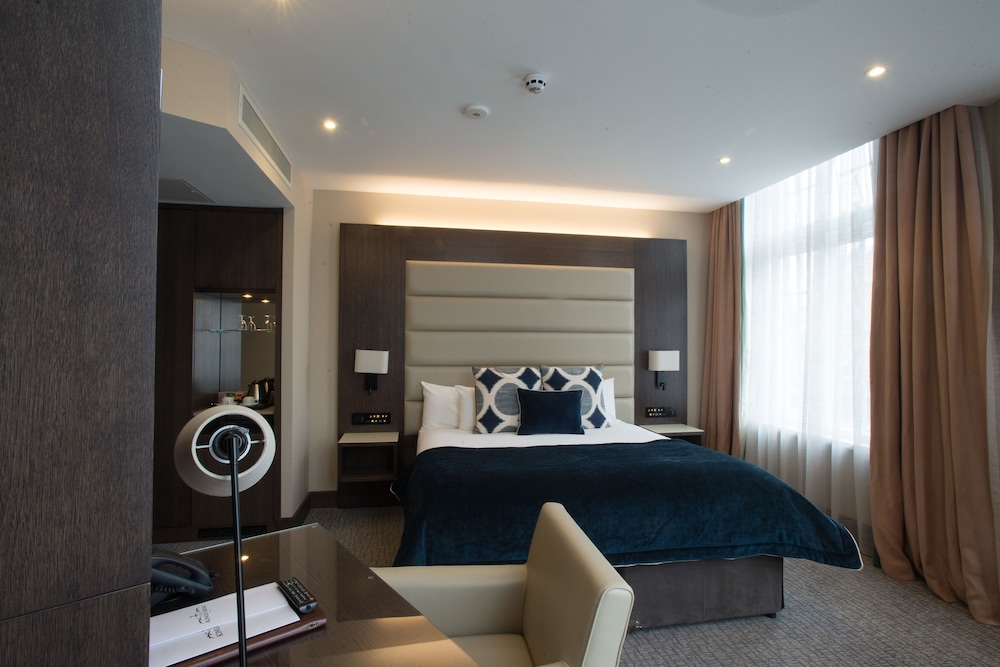 Junior Double or Twin Room photo 1