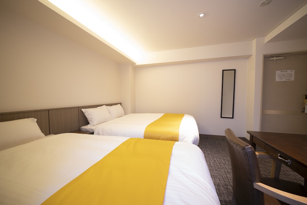 Moderate Twin Room (Check in by 10 pm)