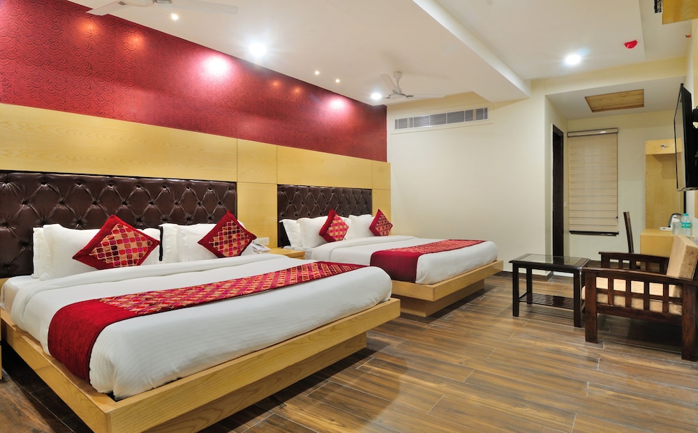 Deluxe Quadruple Room