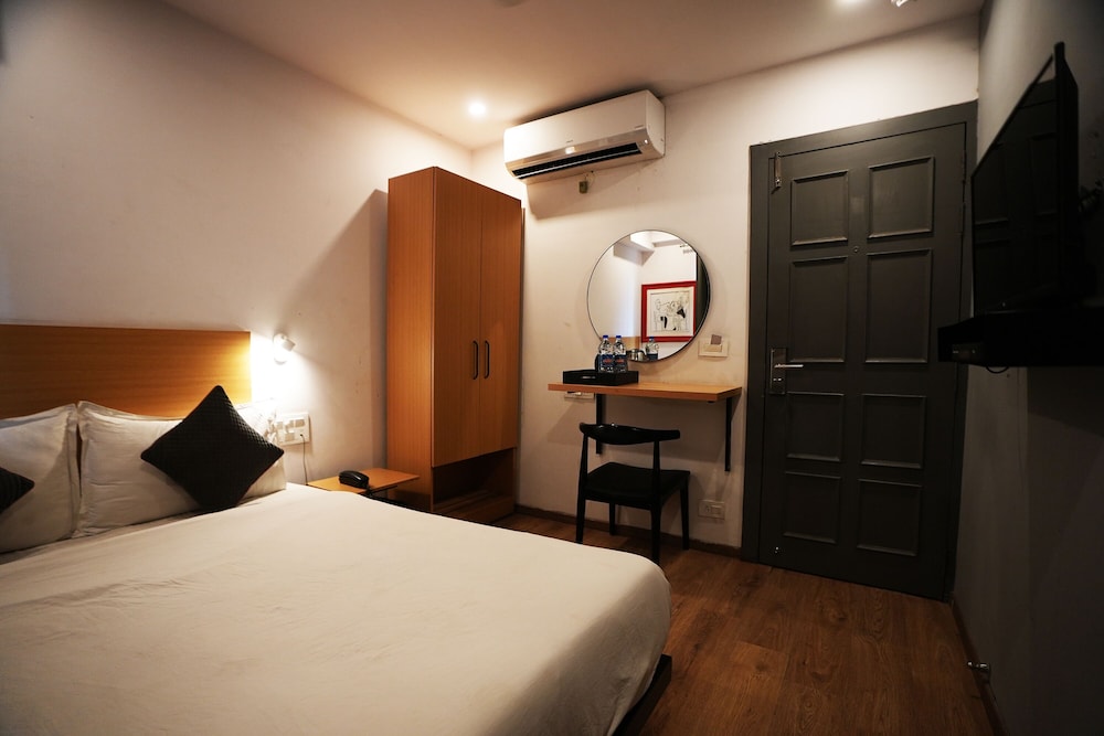 Deluxe Room - Photo 5