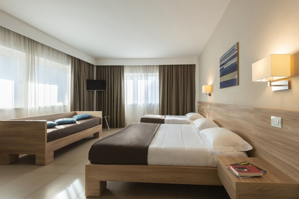 Suite, Kitchenette - Photo 2