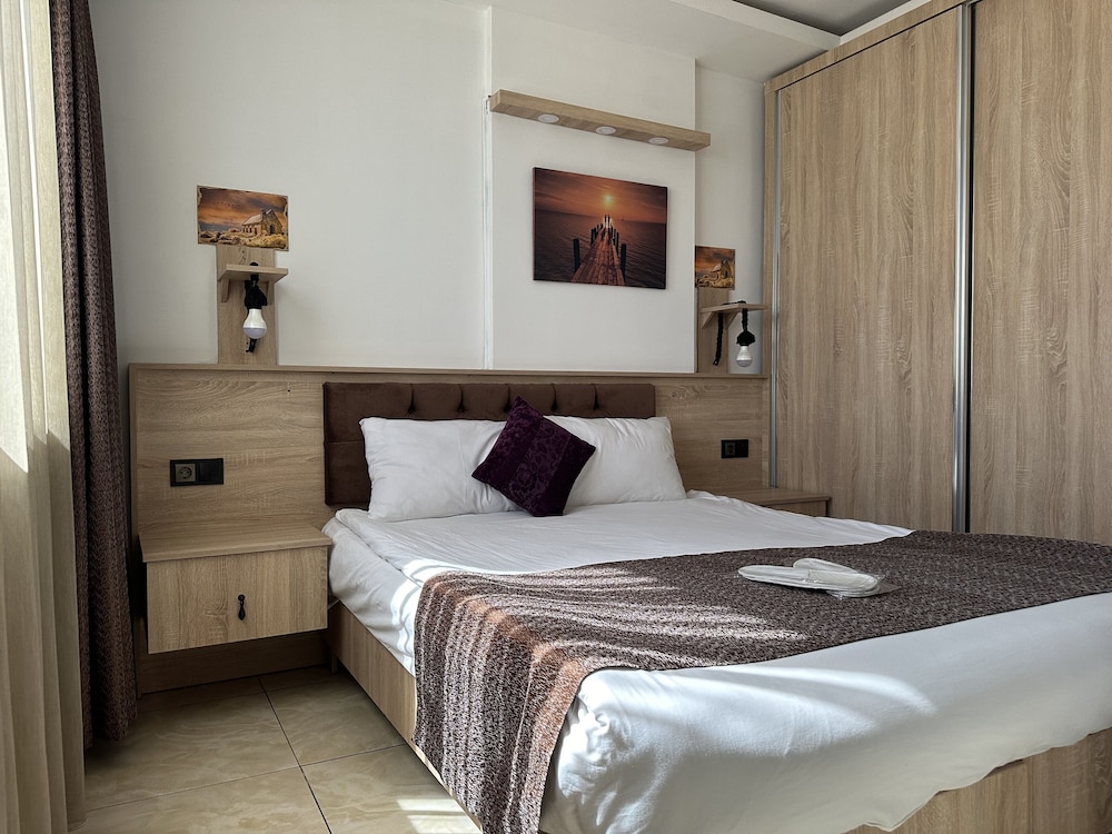 Standard Triple Room - Photo 15