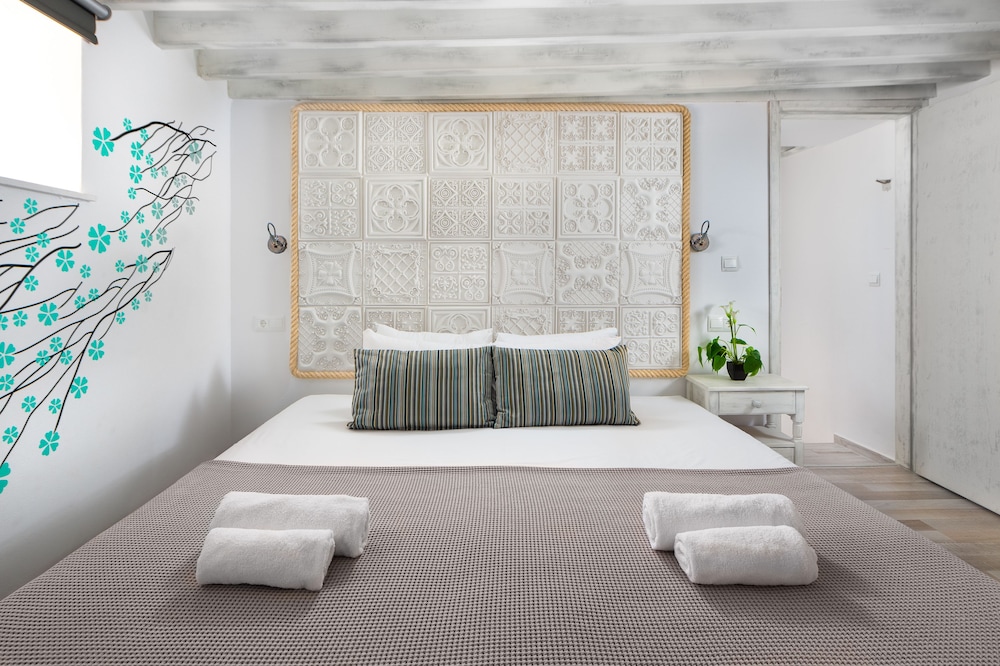 Suite (Aqua Marine)