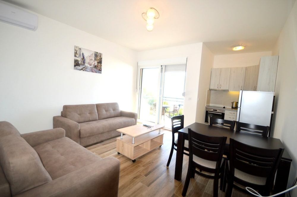 Apartment (1)