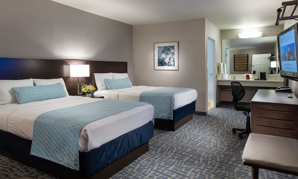 Room, 2 Double Beds (Coast Two Doubles) - Photo 1