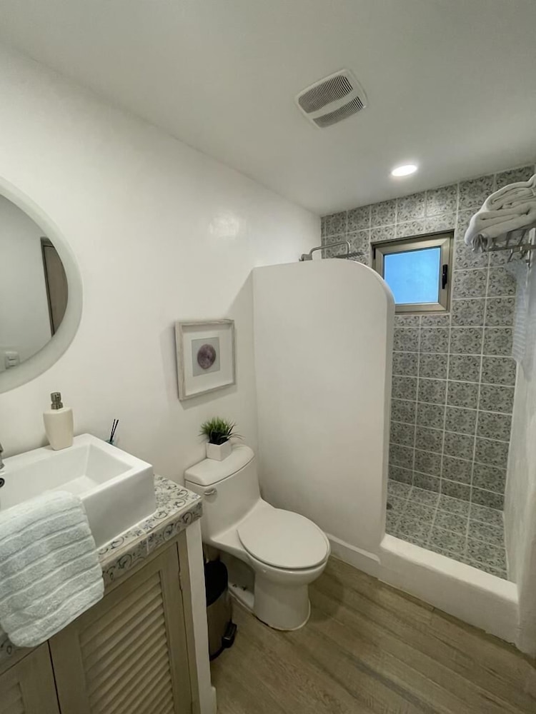 Condo, 2 Bedrooms, Garden Area photo 3