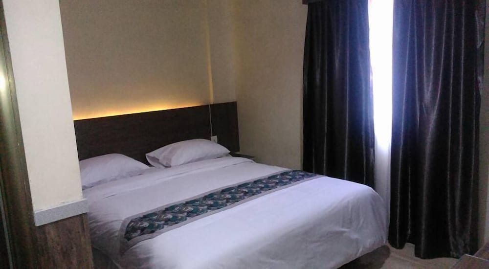 Superior Room, 1 King Bed photo 1