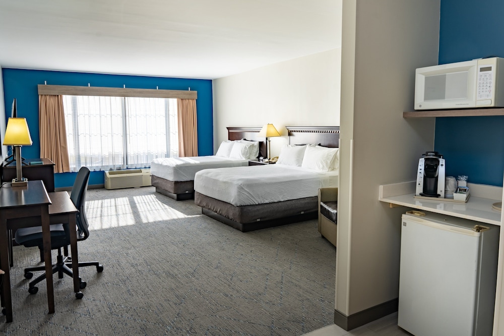 Standard Room, 2 Queen Beds - Photo 1