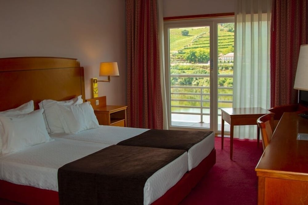 Standard Twin Room, River View - Photo 1