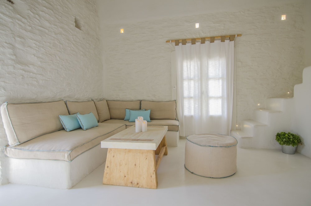 Traditional Studio (Superior) - Photo 4