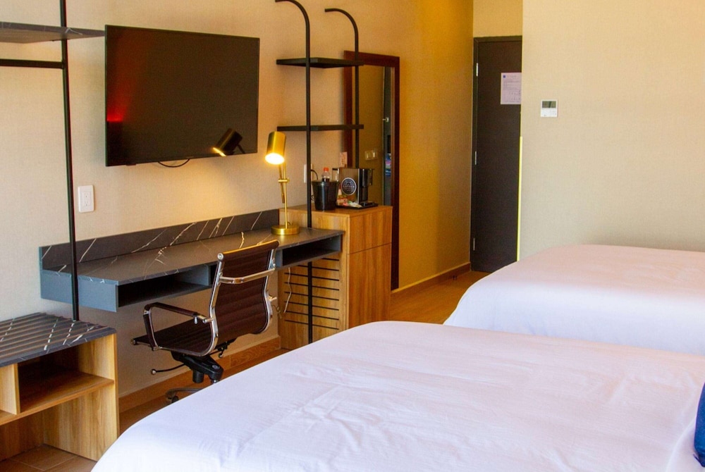 Room, 2 Queen Beds, Non Smoking