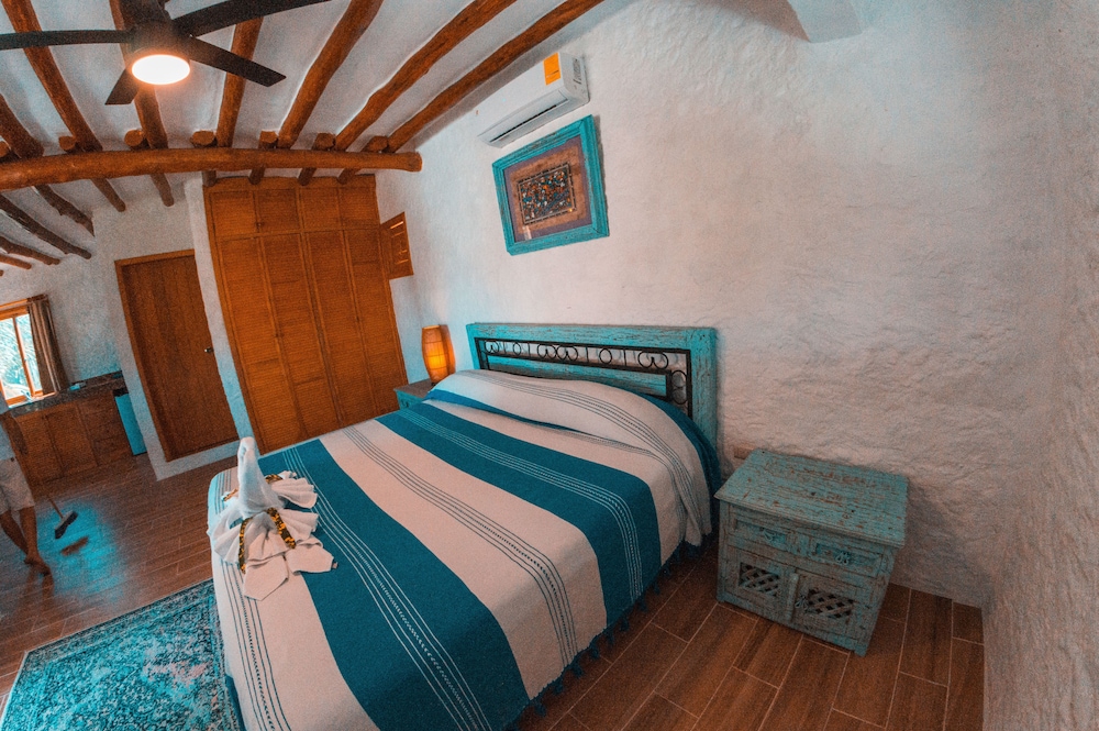 Suite, 1 King Bed, Terrace, Pool View photo 2